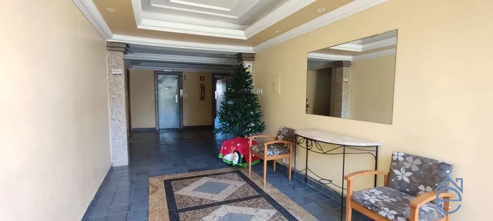 Apartamento á venda na Jatiúca, 3/4, 2 suites, 200m da praia, 100m2 ótimo local