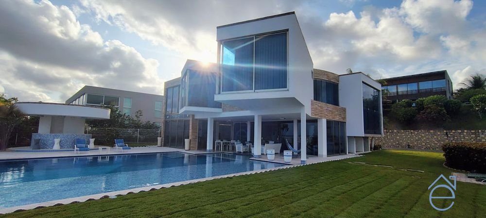 Casa alto padrão, vista mar espetacular, 1105,28m2, Condomínio Horizonte Fênix