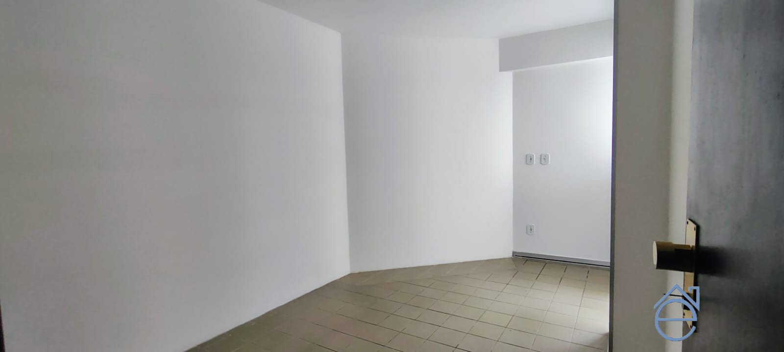 Apartamento à venda, 3/4 sendo 1 suíte, DCE, 2 vagas de garagem e 50m do mar - Foto 8