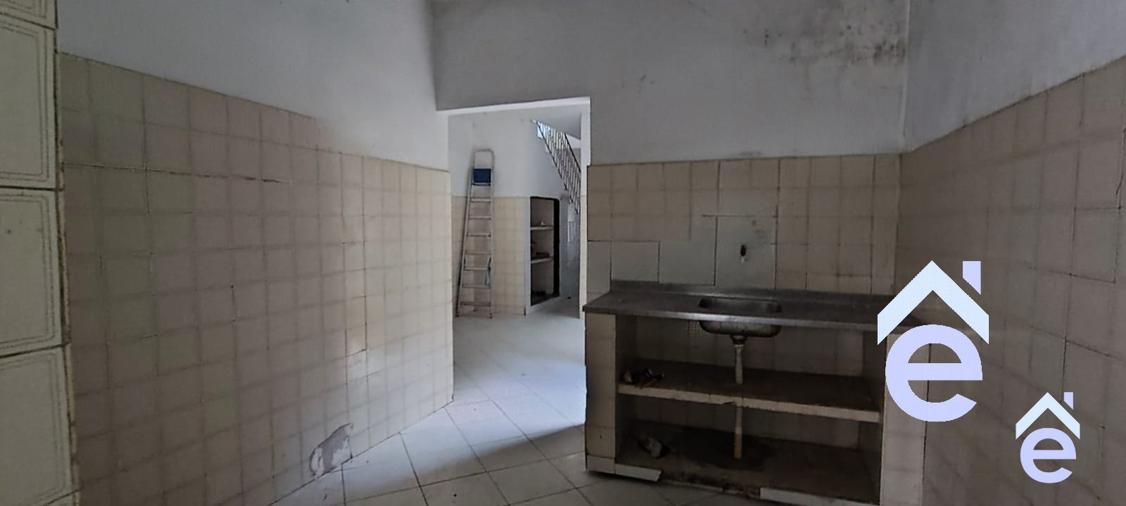 Casa à venda no Poço, 4/4, 2 wc com DCE, boa localização. - Foto 6