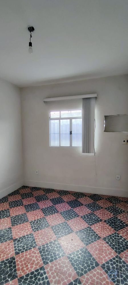Casa à venda de esquina na Ponta Grossa, 3/4, sala ampla, garagem e DCE, 323m2 - Foto 7