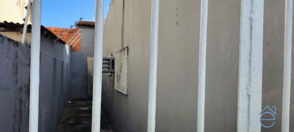 Casa à venda de esquina na Ponta Grossa, 3/4, sala ampla, garagem e DCE, 323m2 - Foto 12