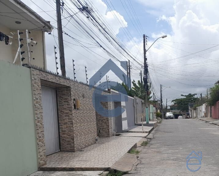 Casa com primeiro andar à venda próx ao Shopping Pátio e UNIMA, Benedito Bentes