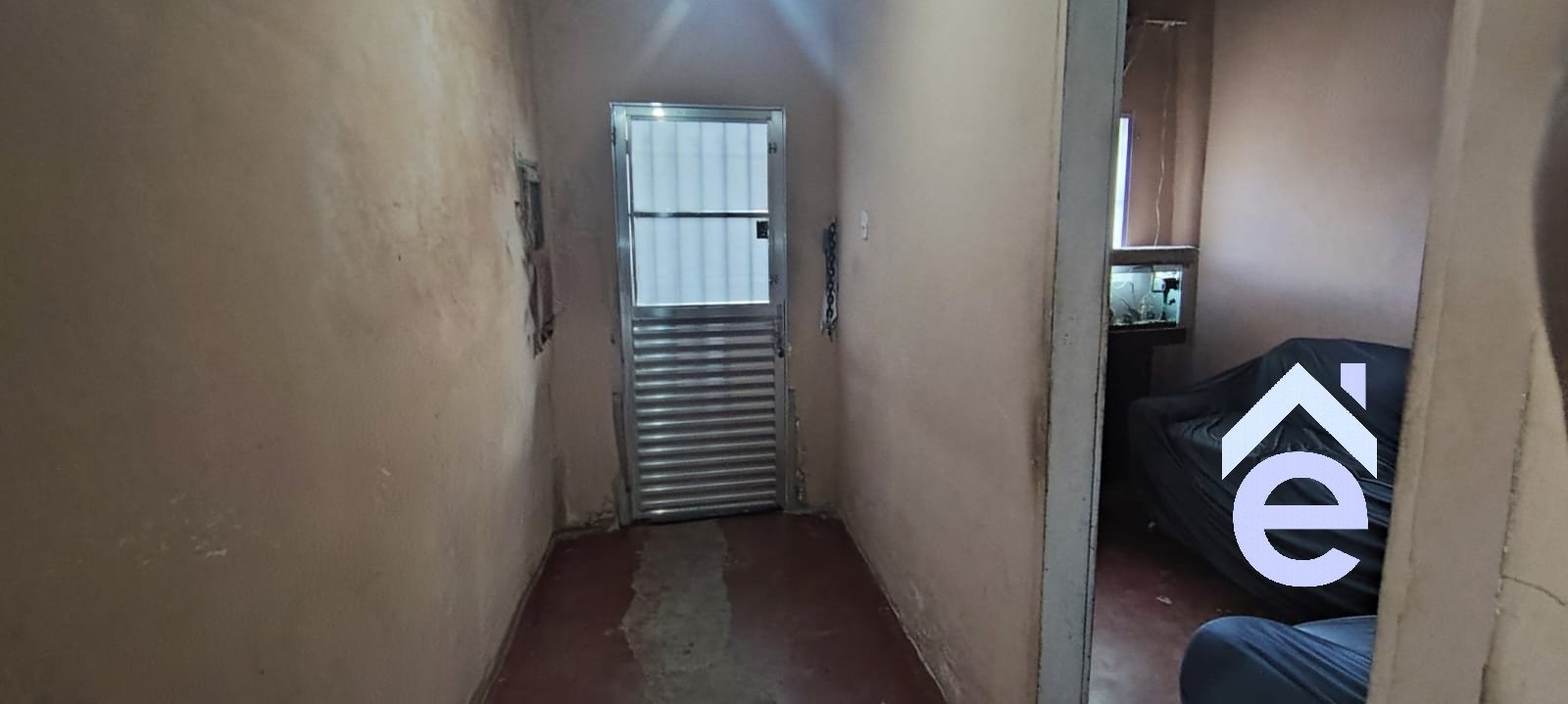 Casa à venda na Ponta Grossa, ótimo local, 2/4, salas de estar e jantar, 111m2  - Foto 4
