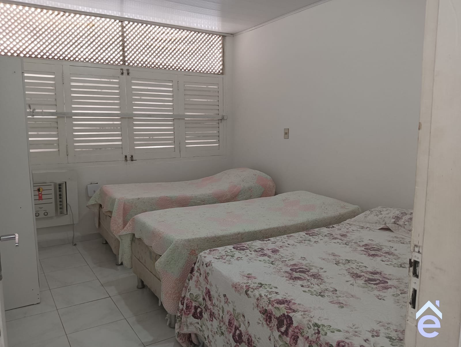 Casa à venda na Barra de São Miguel, 4 quartos sendo 1 suite, Piscina, garagem 